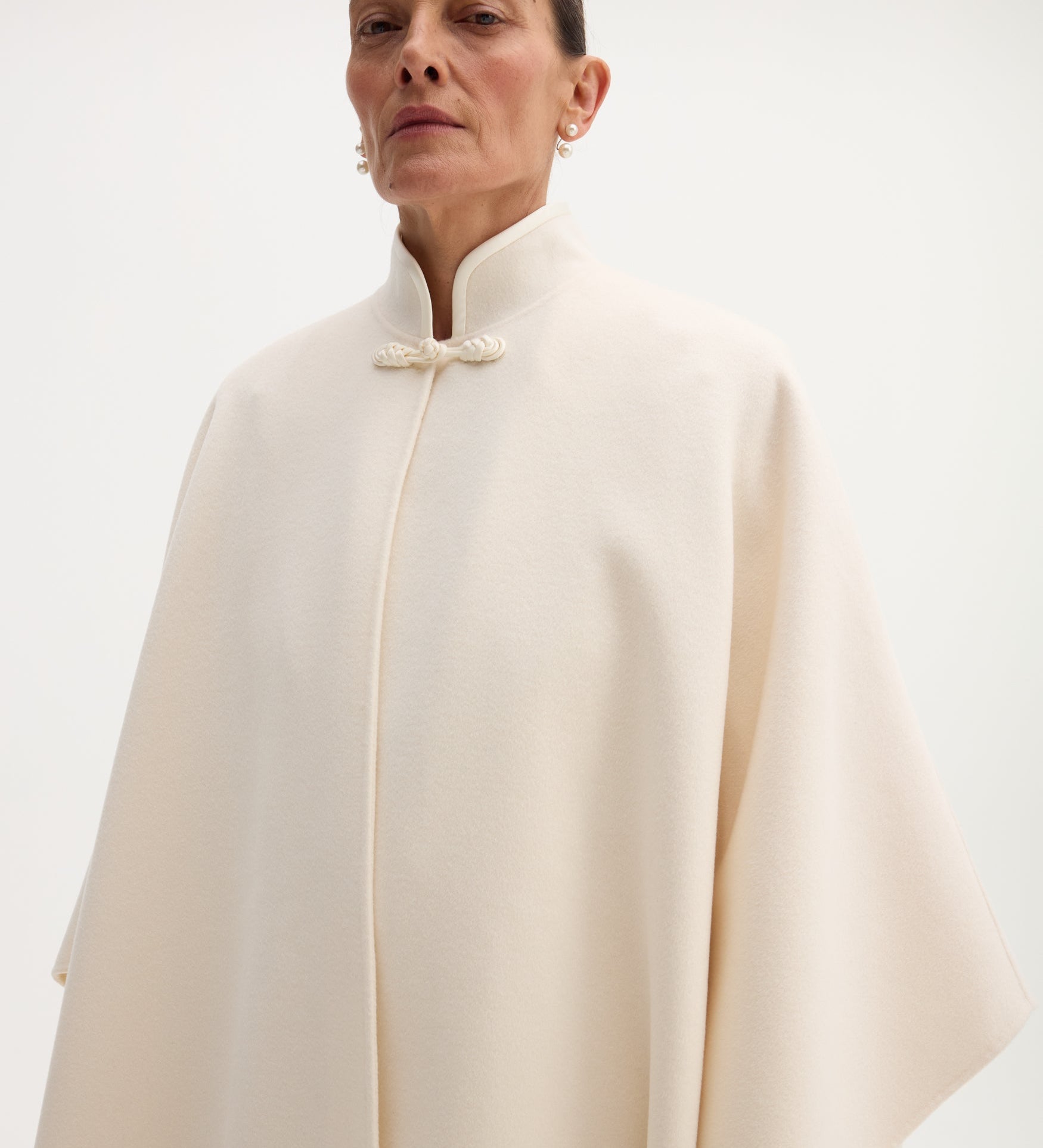 ROHE - Pankou closure poncho | off white