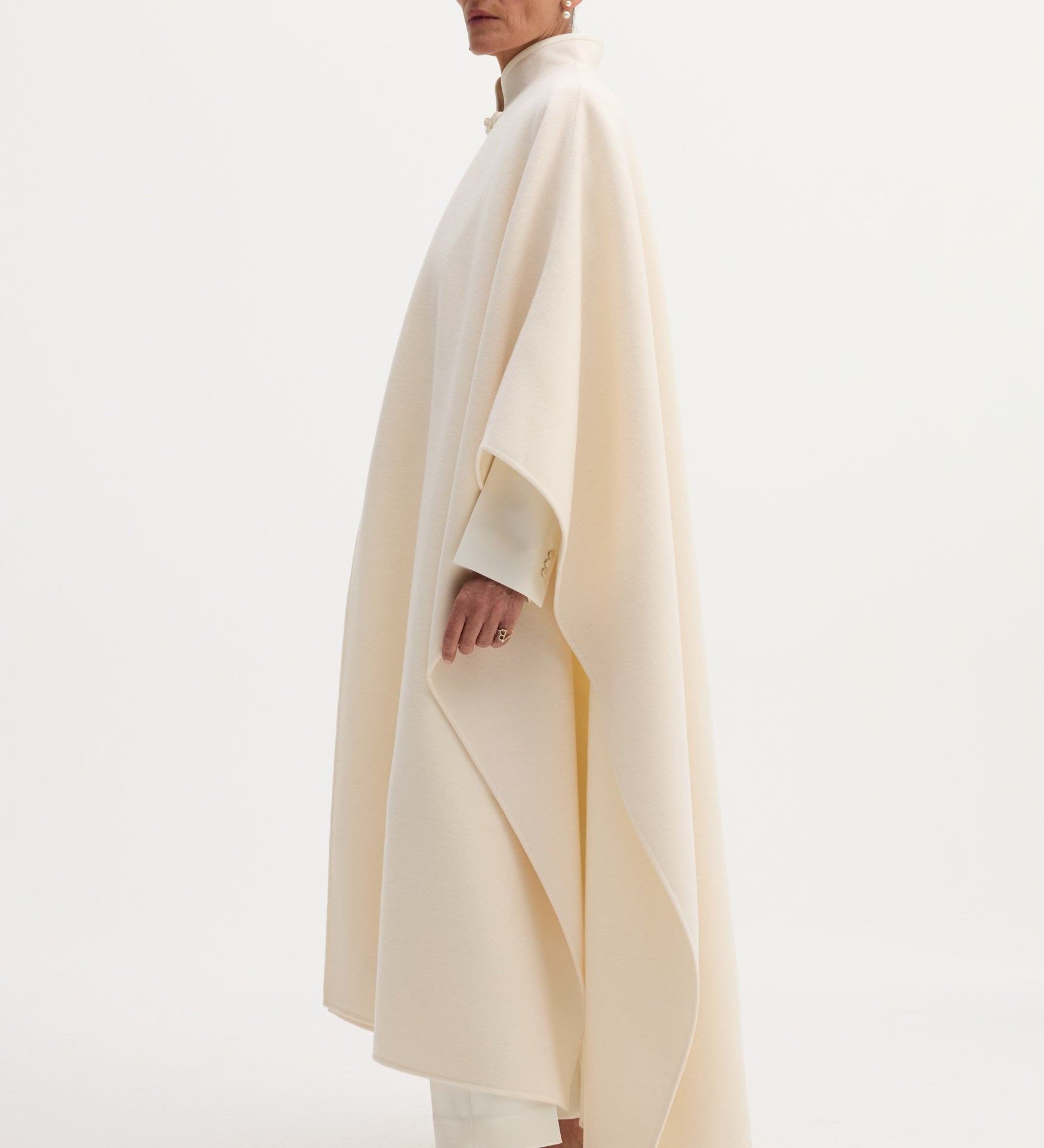 ROHE - Pankou closure poncho | off white