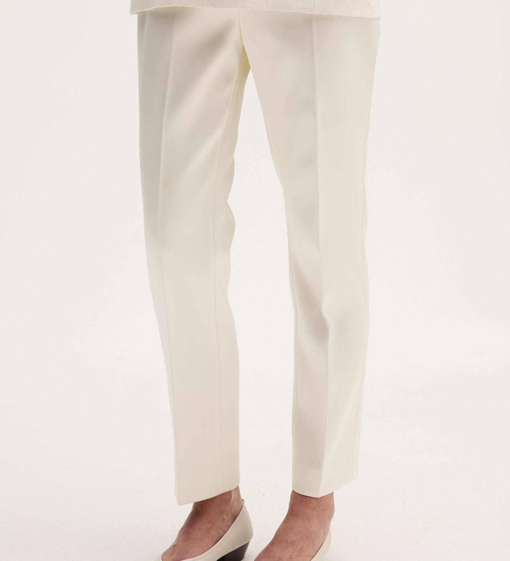 ROHE - Cigarette leg satin trousers | ivory