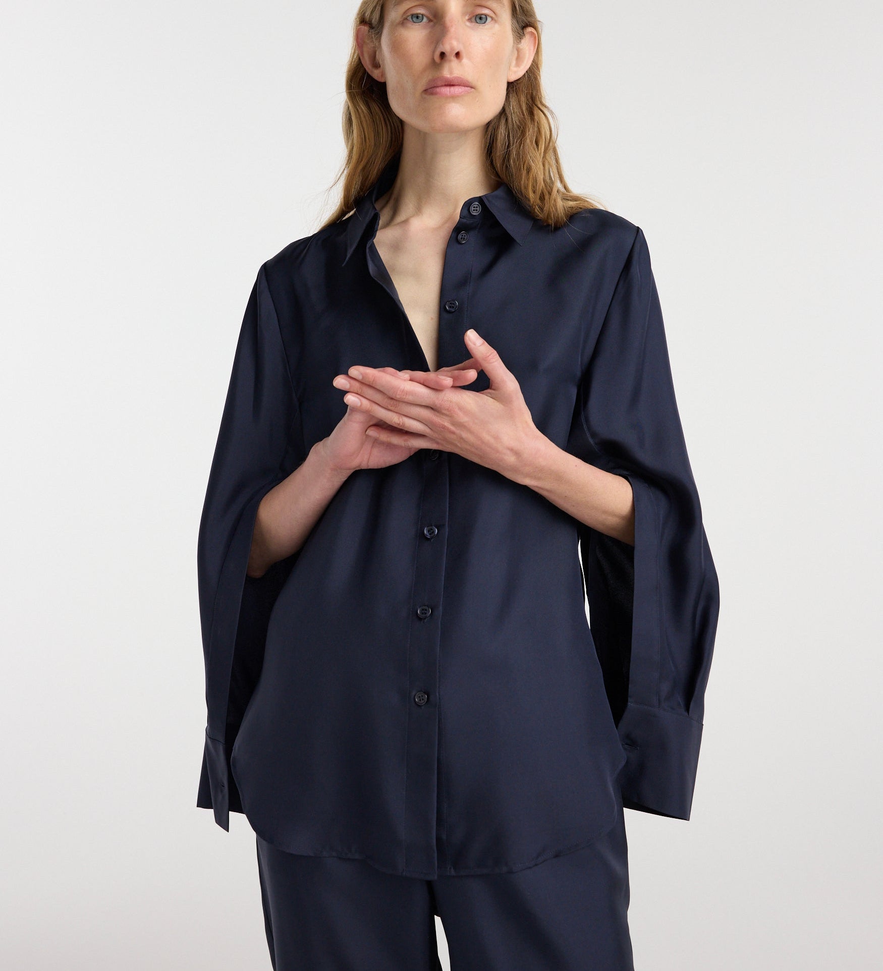 ROHE - Silk open - sleeve detailed shirt | night
