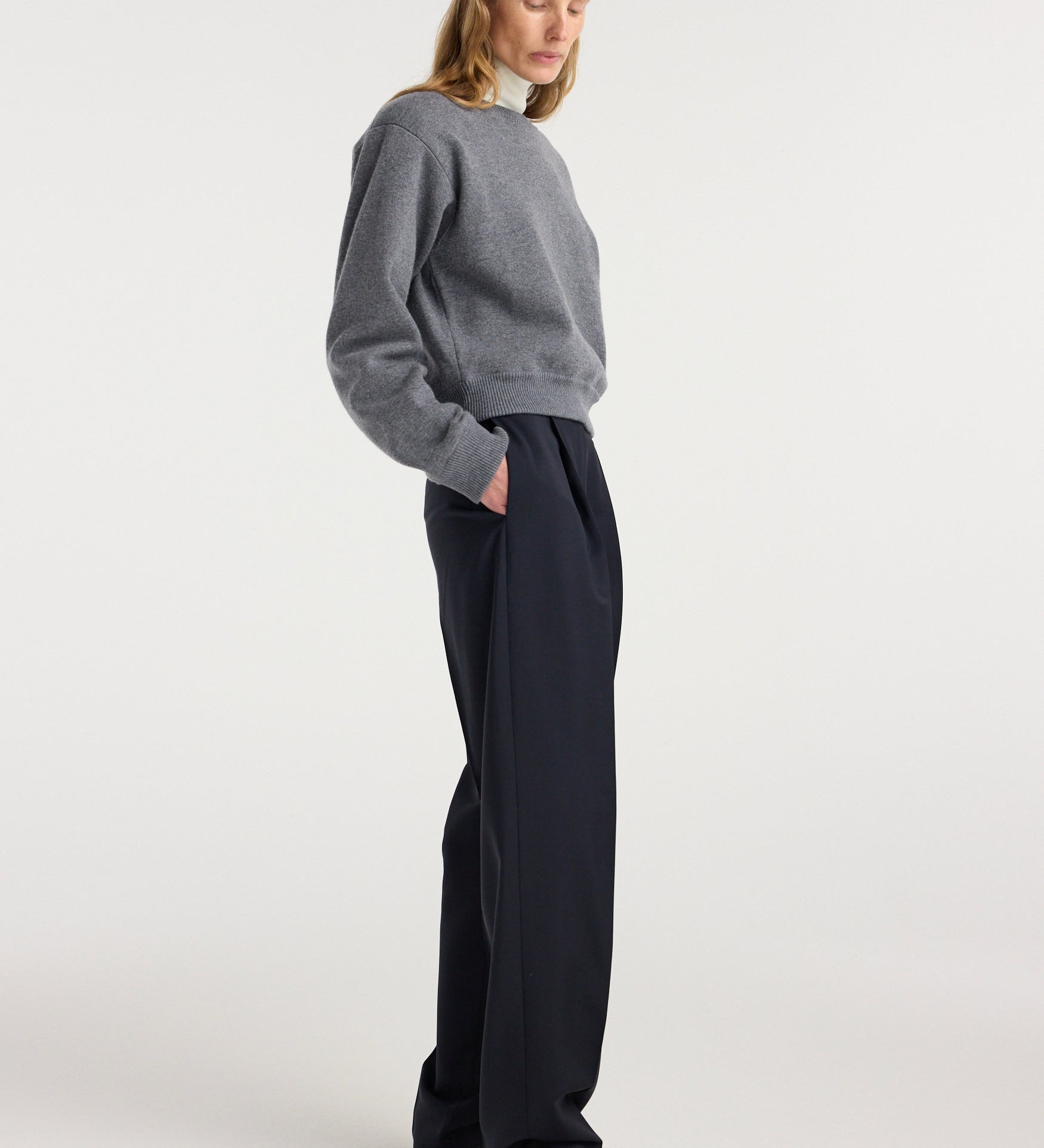 ROHE - Statement shoulder crewneck | mid grey melange