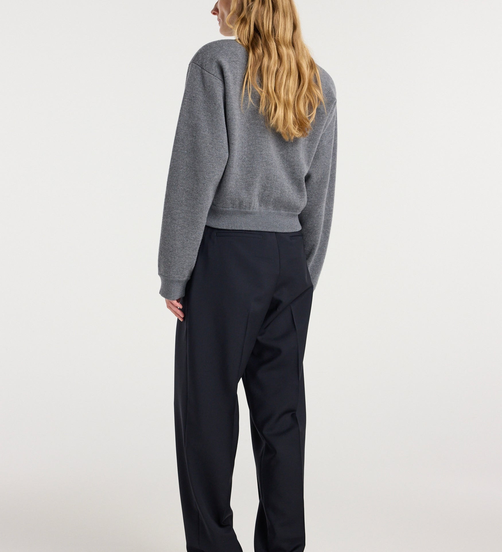 ROHE - Statement shoulder crewneck | mid grey melange