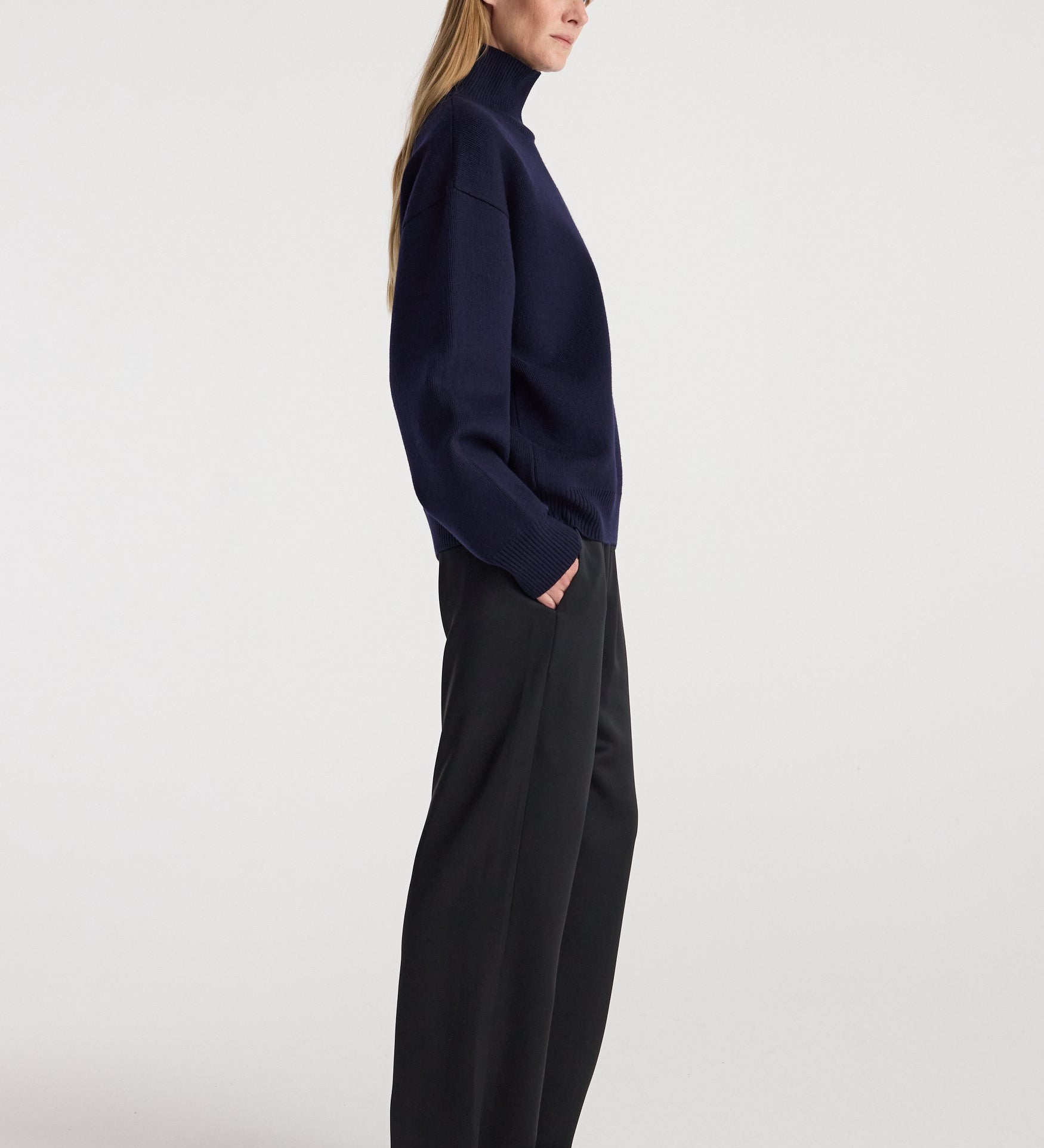 ROHE - Sculptural compact turtleneck | navy