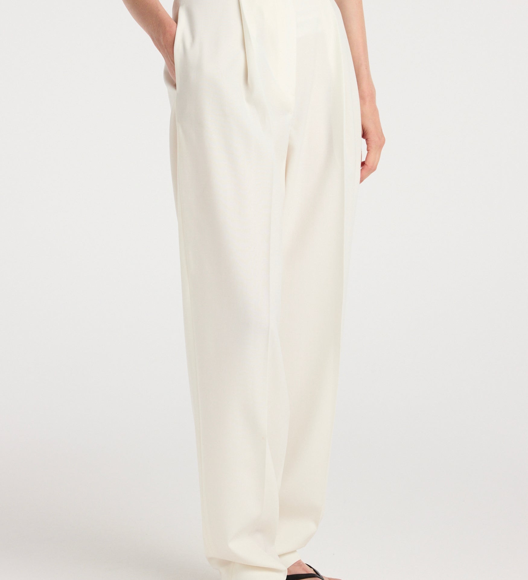 ROHE - Daria - Single pleat tapered trousers | off white