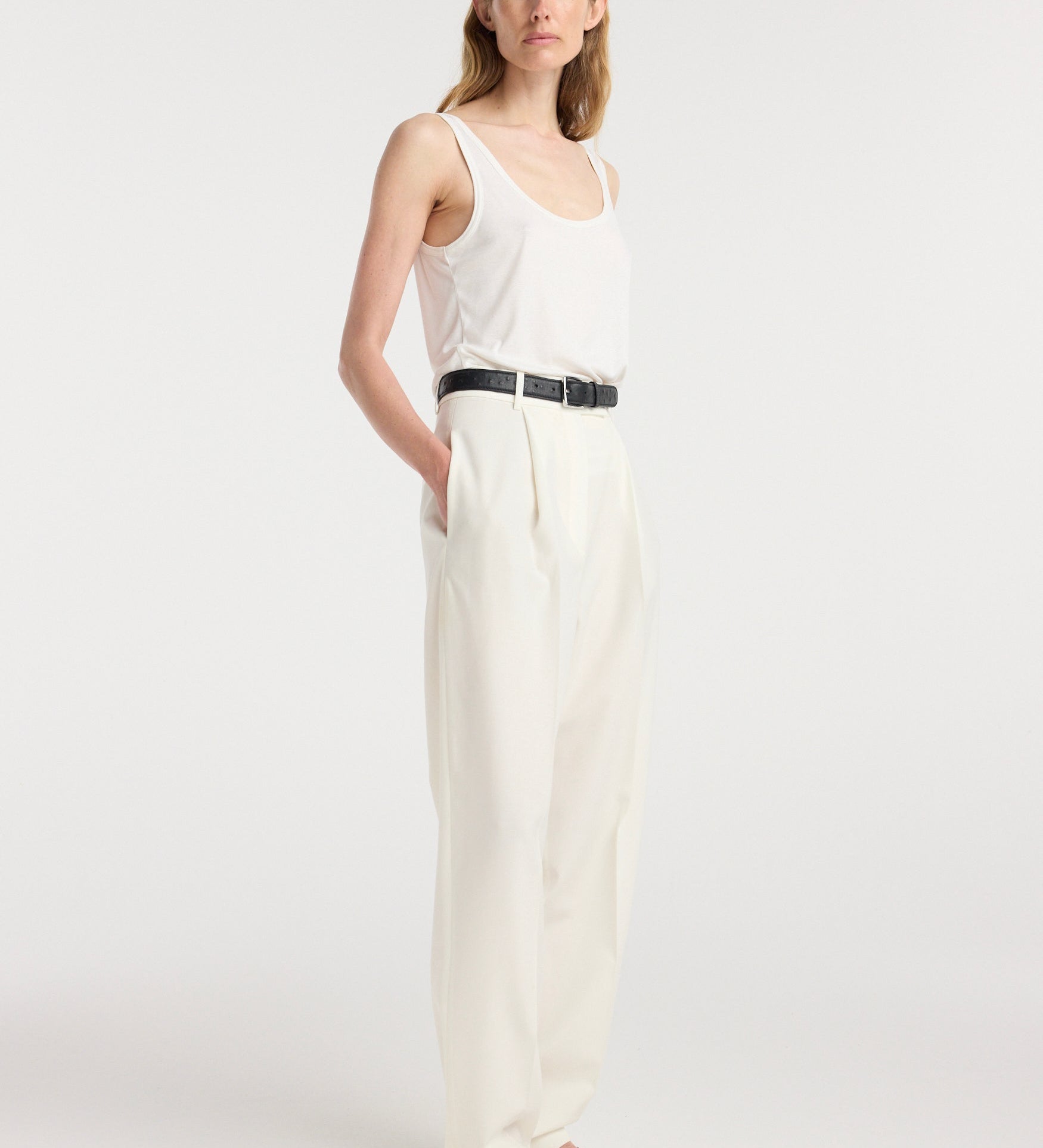 ROHE - Daria - Single pleat tapered trousers | off white
