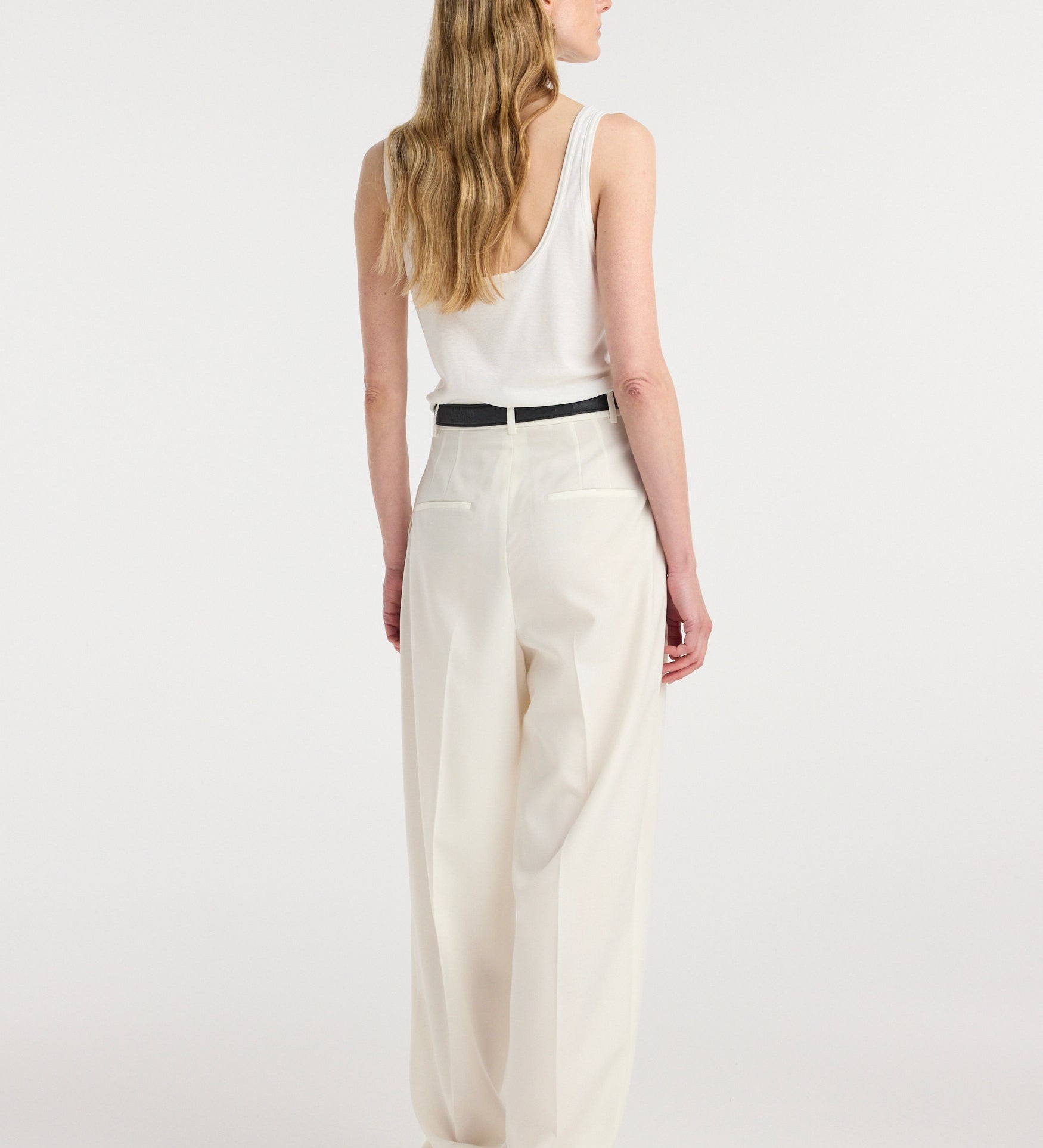 ROHE - Daria - Single pleat tapered trousers | off white