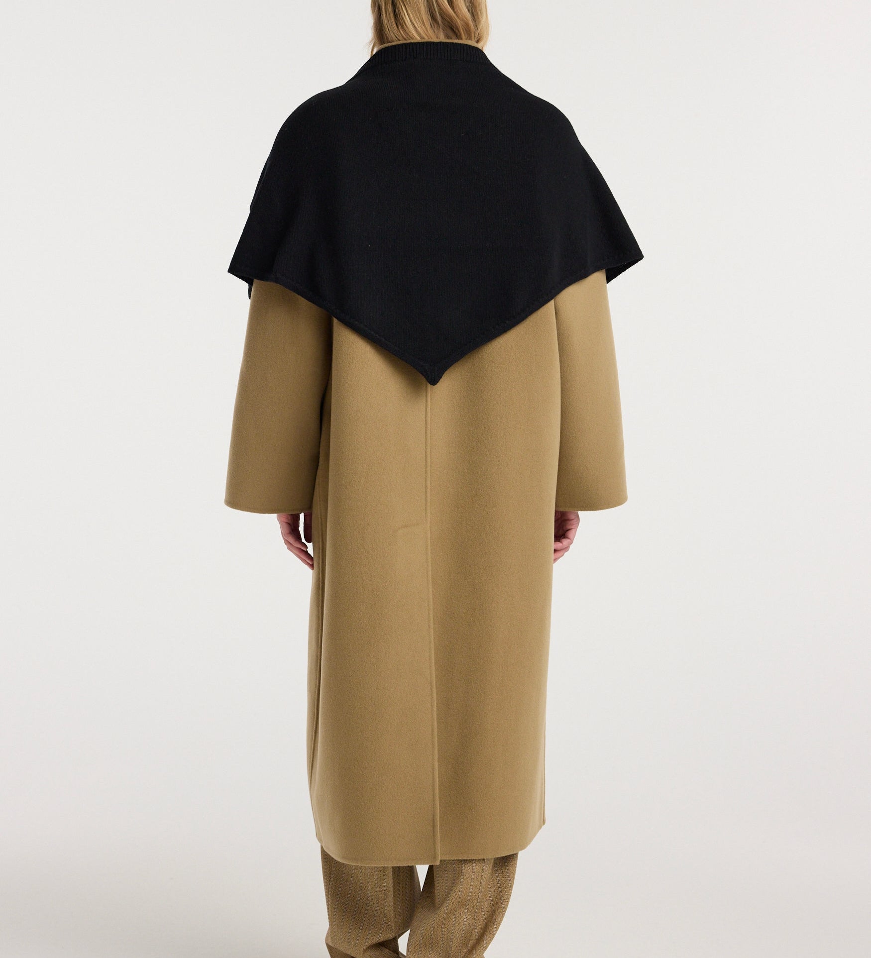 ROHE - Large knitted triangle scarf | black