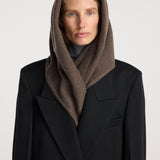 ROHE - Large knitted triangle scarf | taupe melange