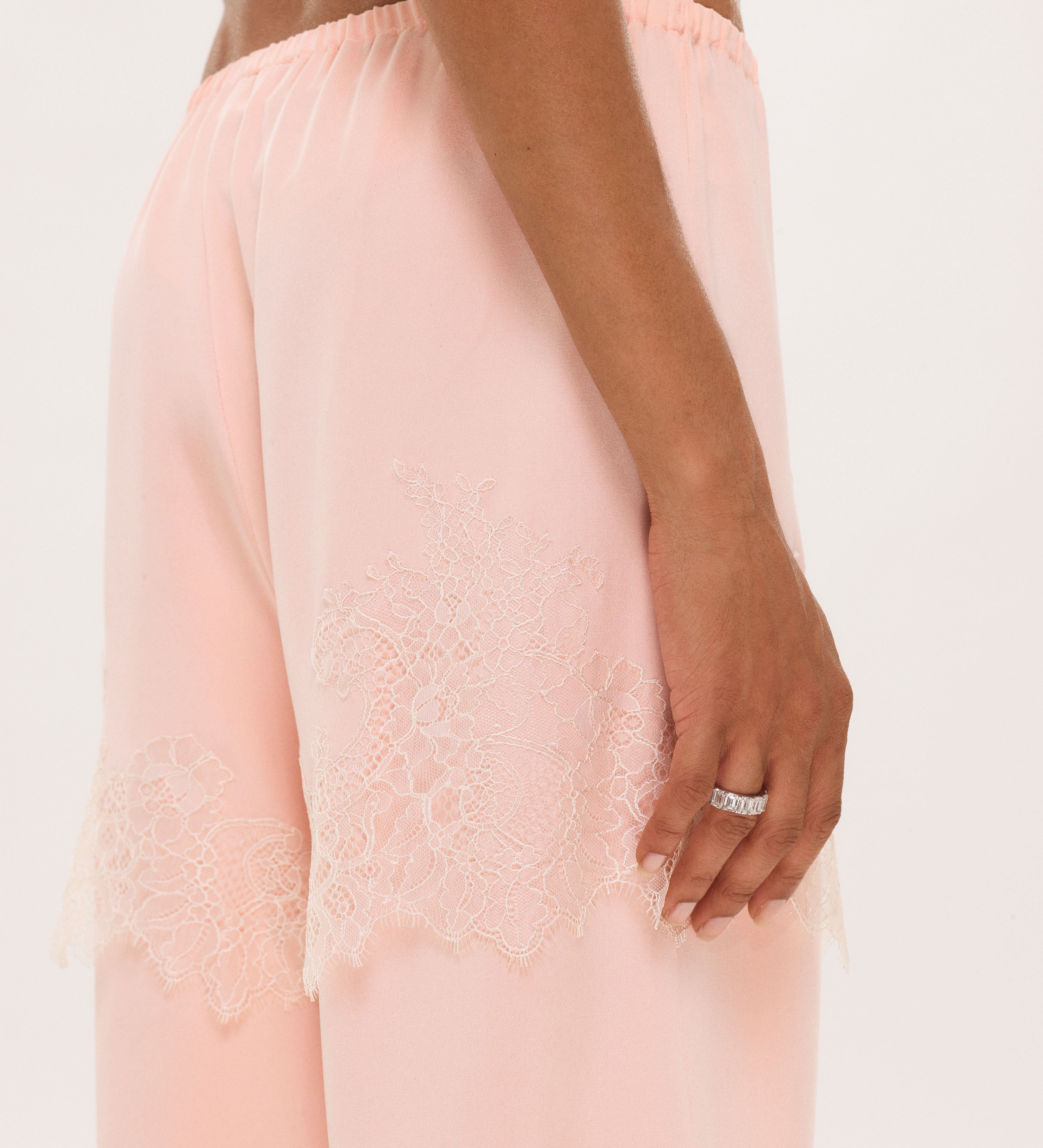 Aflalo - Auden Shorts in Silk