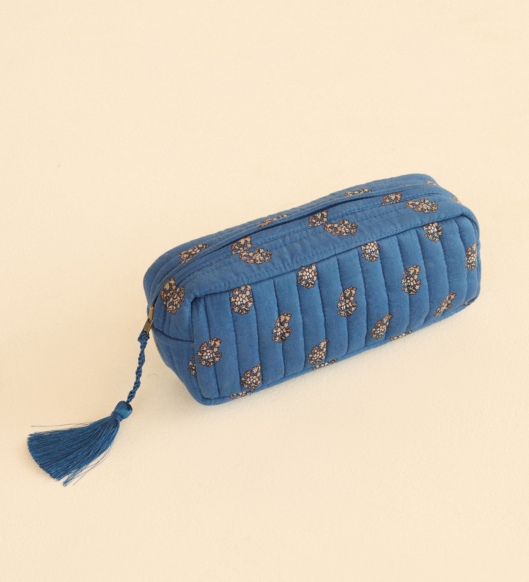 DOEN - AISA POUCH