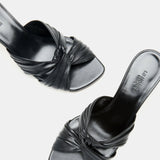Le Monde Beryl - Antonia Kitten  / Black Leather