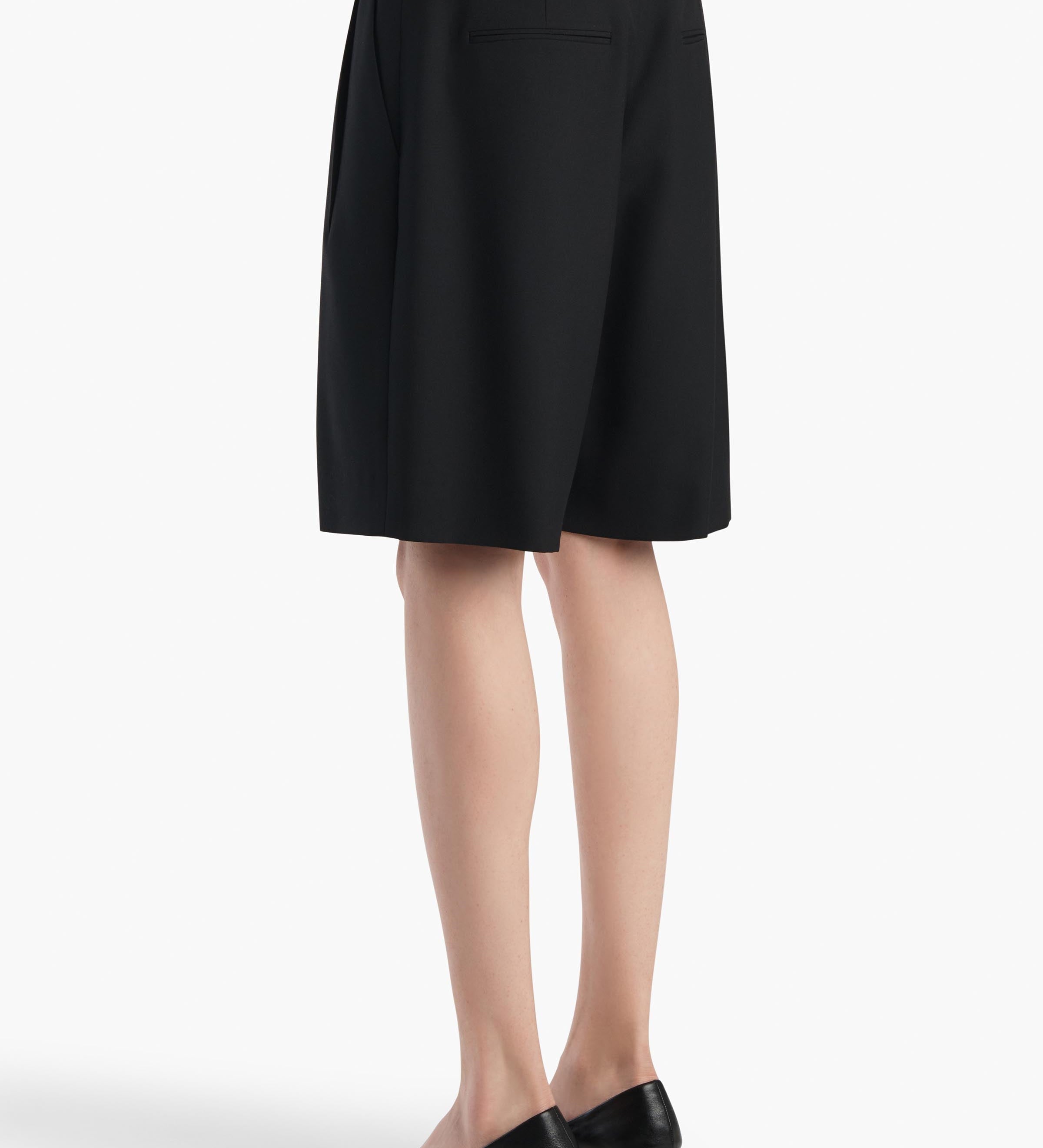 Khaite - Auggie Short in Black Wool