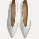 Le Monde Beryl - Babouche Kitten / Ivory Satin