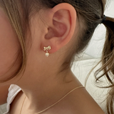 Kinn - Bébé Heart & Bow Stud Earrings