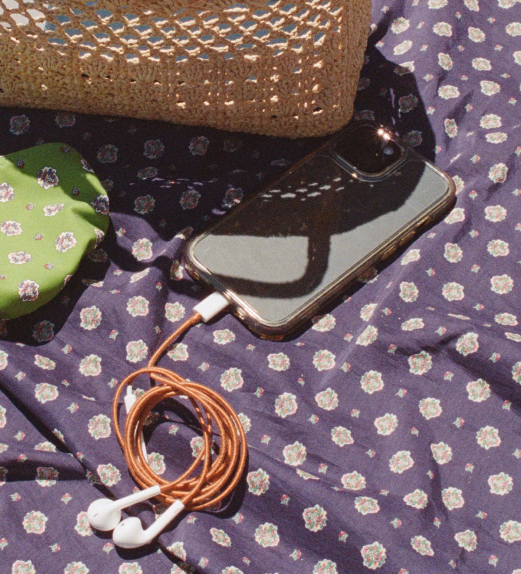 DOEN - LE POM POM & DÔEN HEADPHONES
