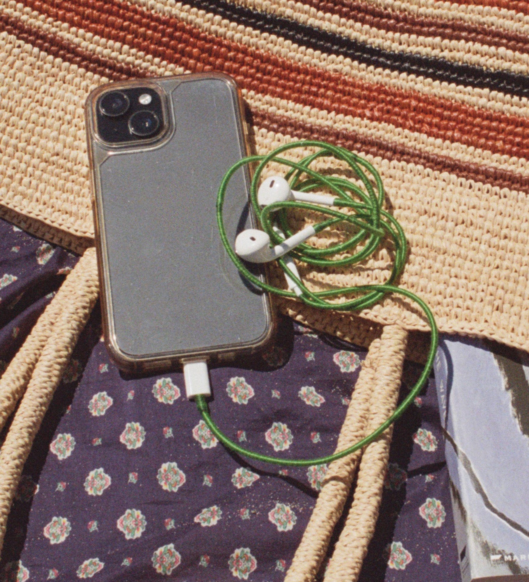 DOEN - LE POM POM & DÔEN HEADPHONES