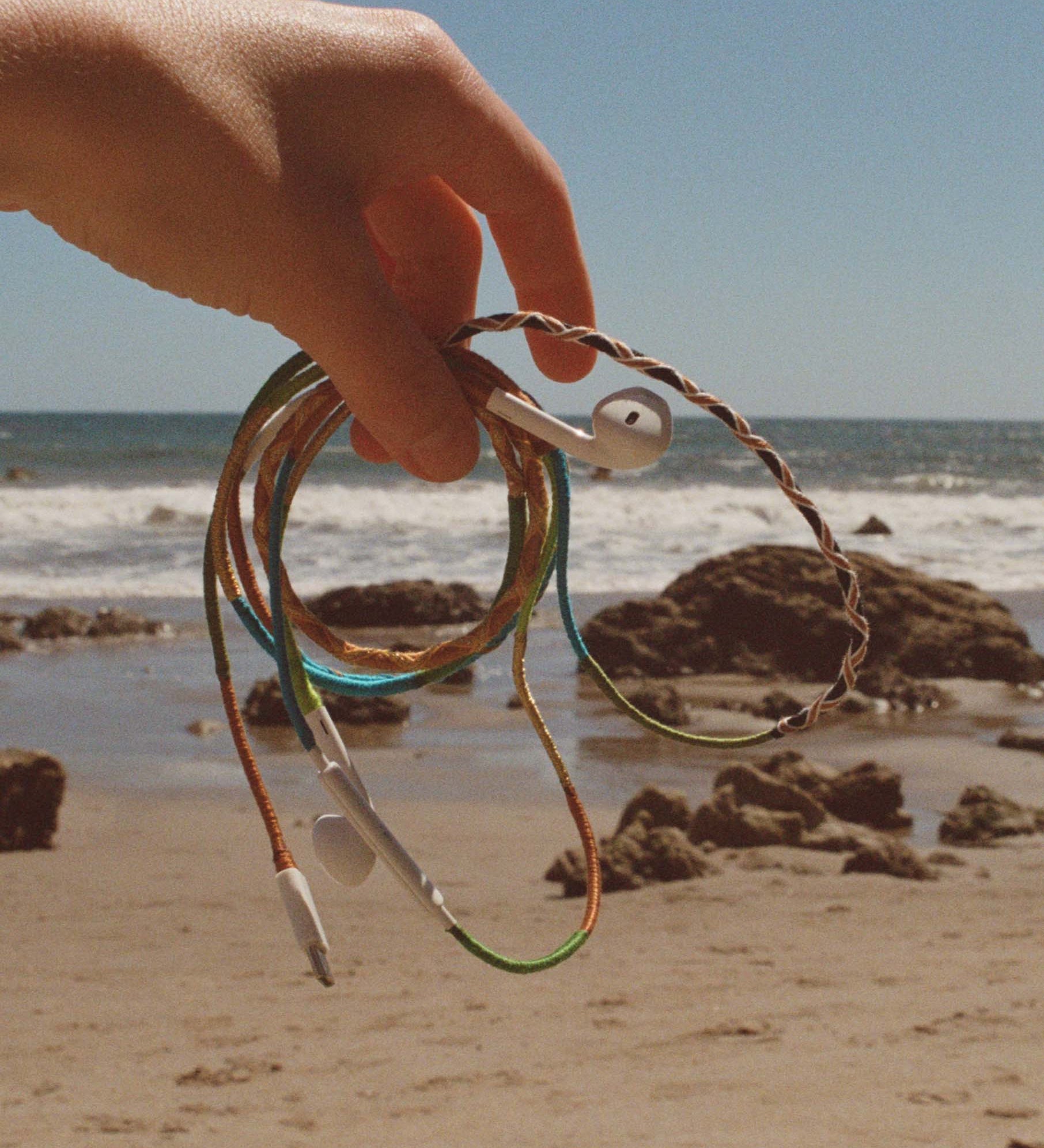 DOEN - LE POM POM & DÔEN HEADPHONES