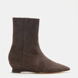 Le Monde Beryl - Camille Boot / Pepper Suede