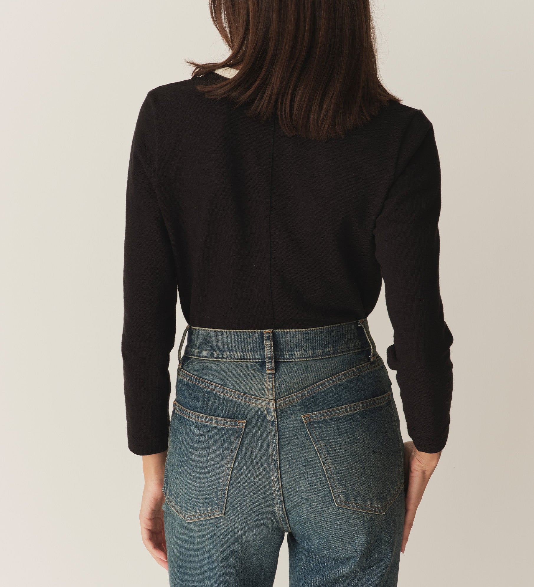 DÔEN - CLOVER TEE -- BLACK