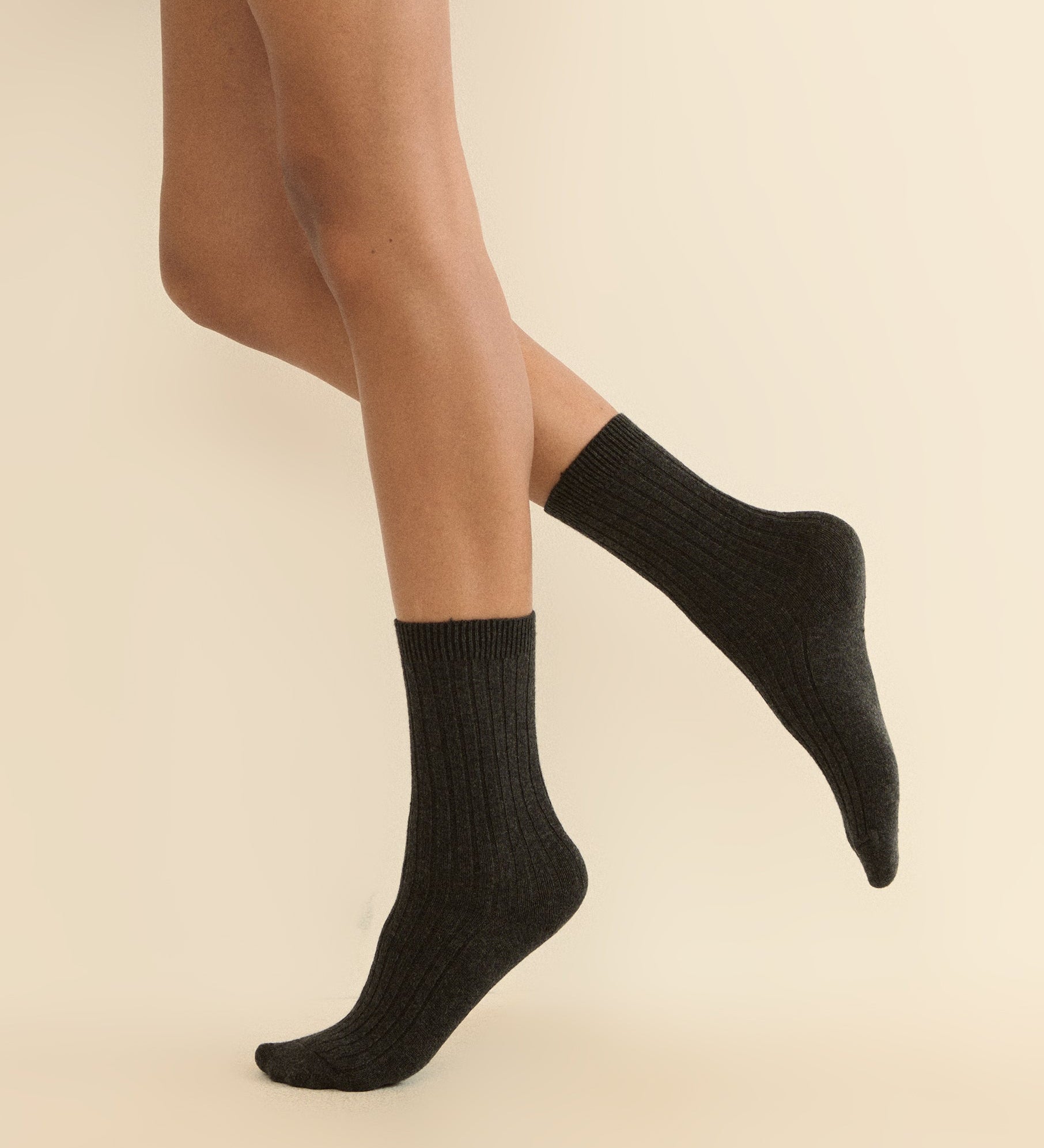 DOEN - COLLÉGIEN MERINO CASHMERE CHAMOIS CREW SOCKS
