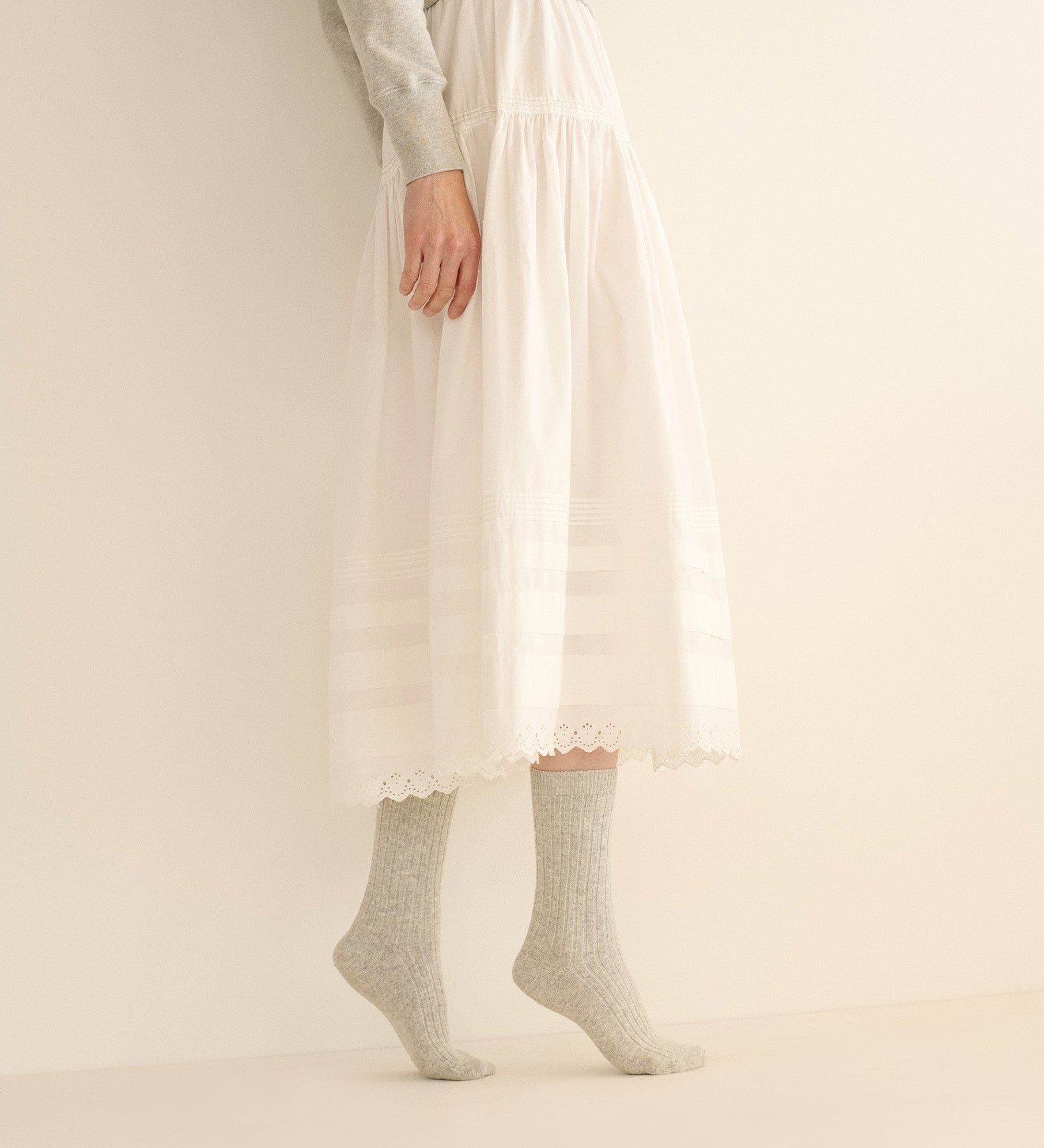 DOEN - COLLÉGIEN MERINO CASHMERE RIBBED CREW SOCKS