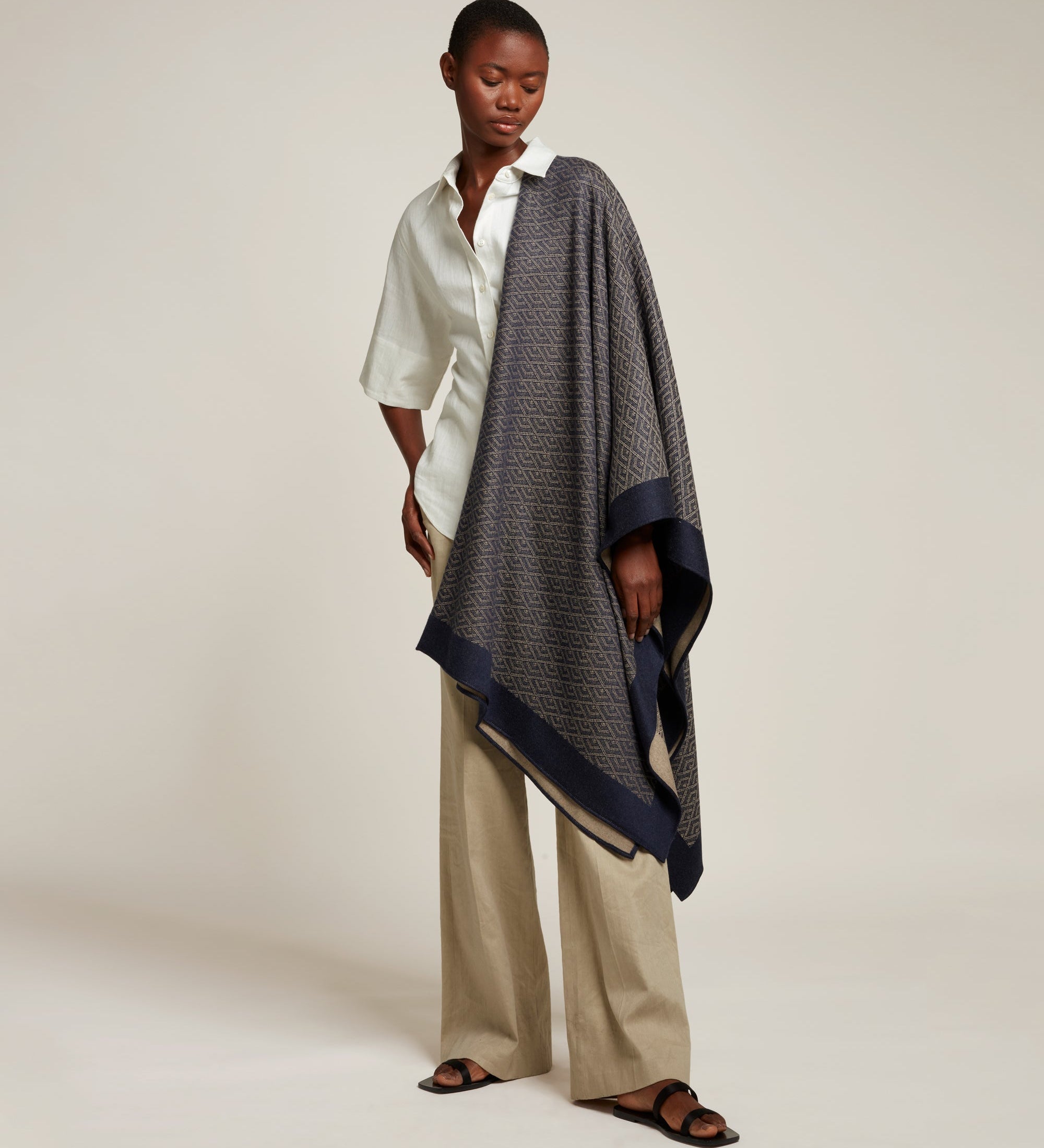 Metier - Large Cashmere Throw Navy and Natural