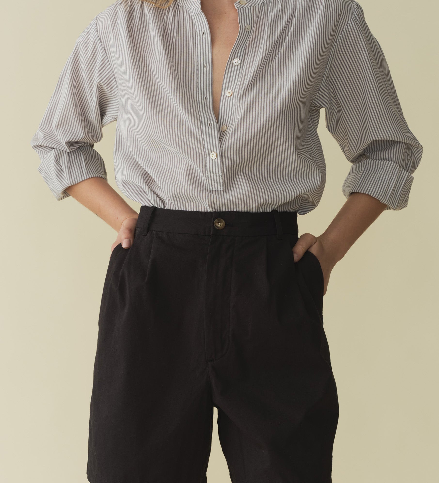 DÔEN - DANETTE SHORT -- BLACK
