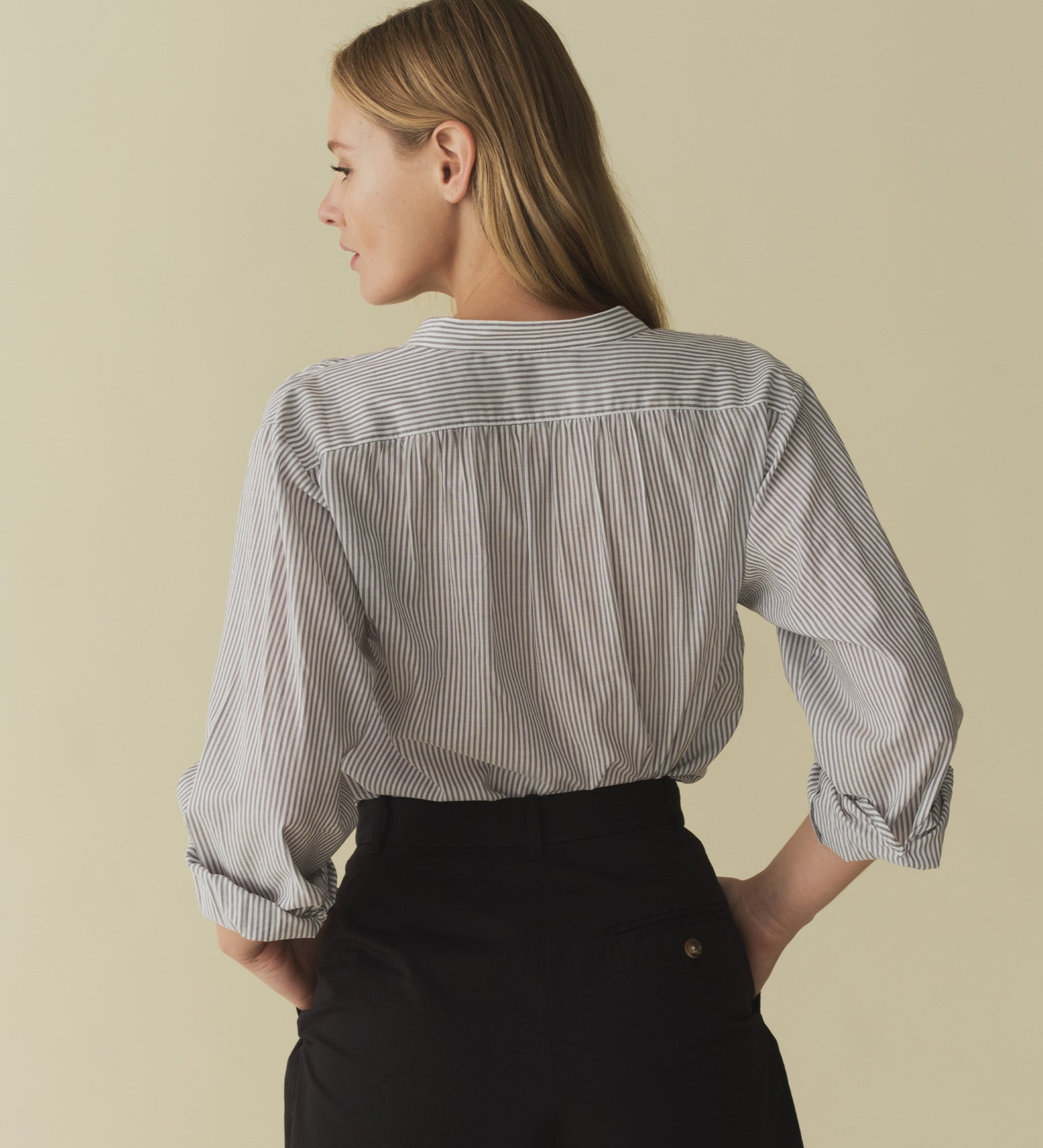 DÔEN - DANETTE SHORT -- BLACK