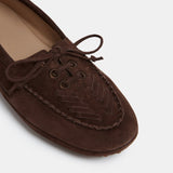 Le Monde Beryl - Driver Moccasin / Chocolate Suede Embroidered