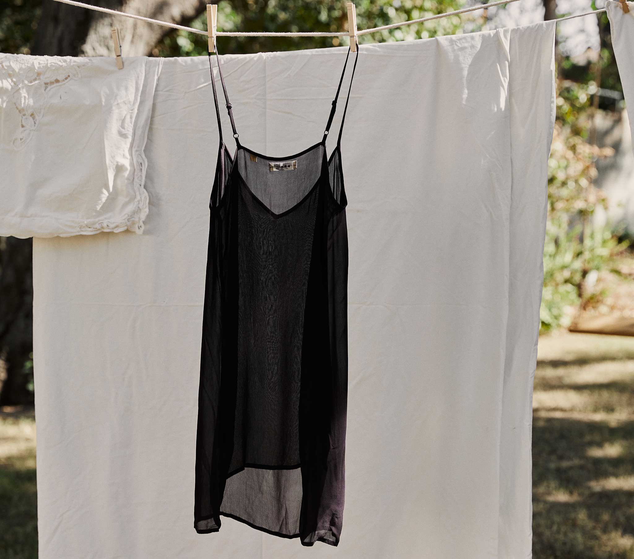 DOEN - SHORT DEEP V - NECK SLIP