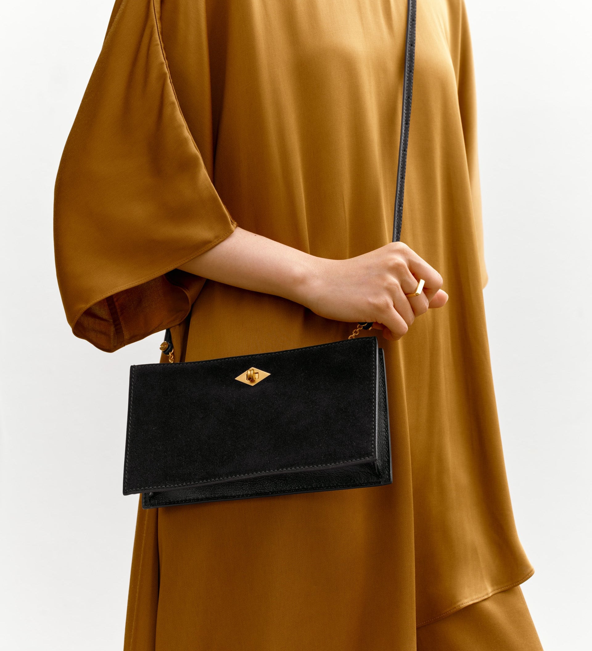 Metier - Ease 20 Suede Black with Elvis