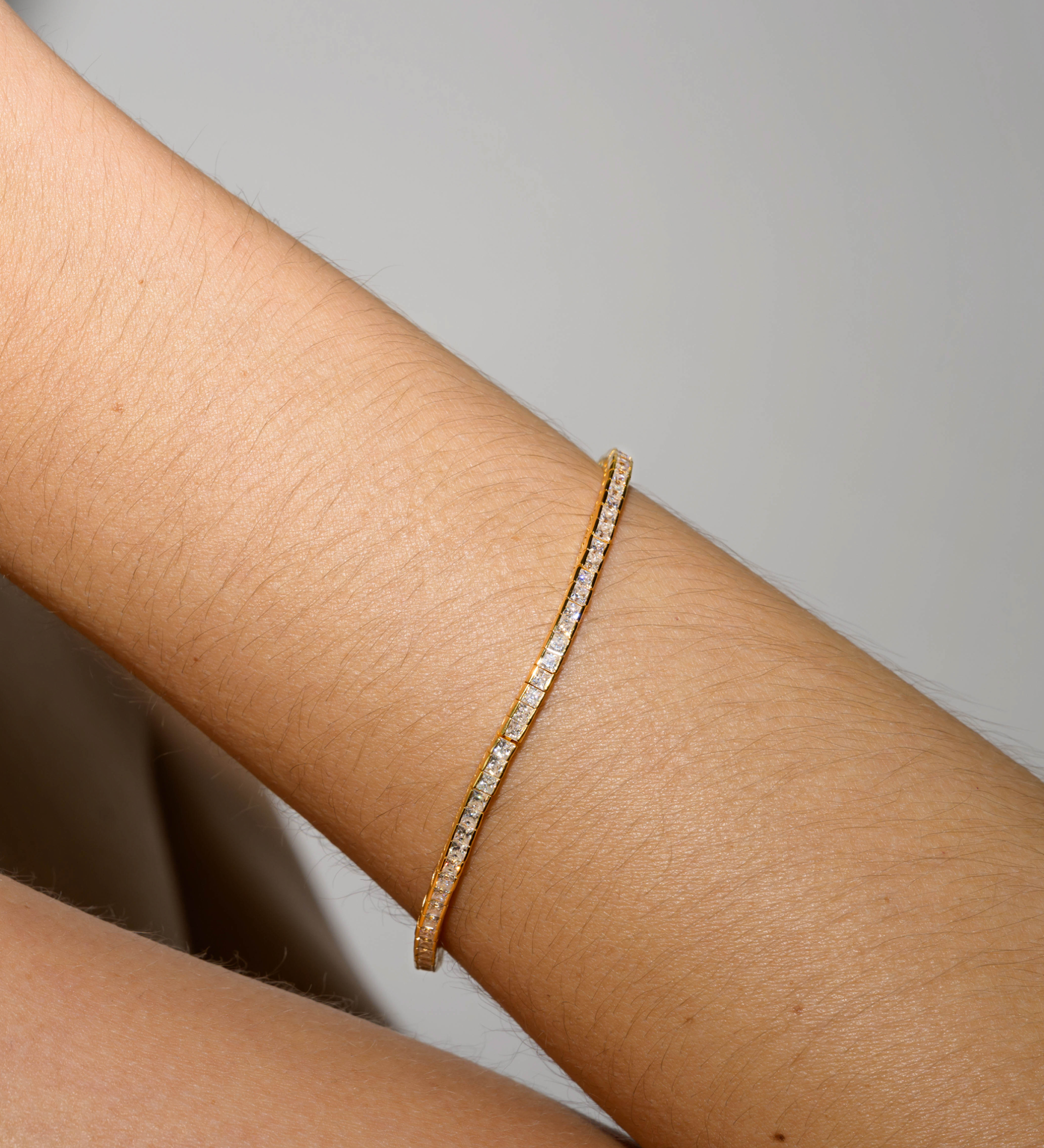 Dorsey - PRINCESS - CUT RIVIÈRE BRACELET IN 2MM MOISSANITE, 18K GOLD VERMEIL