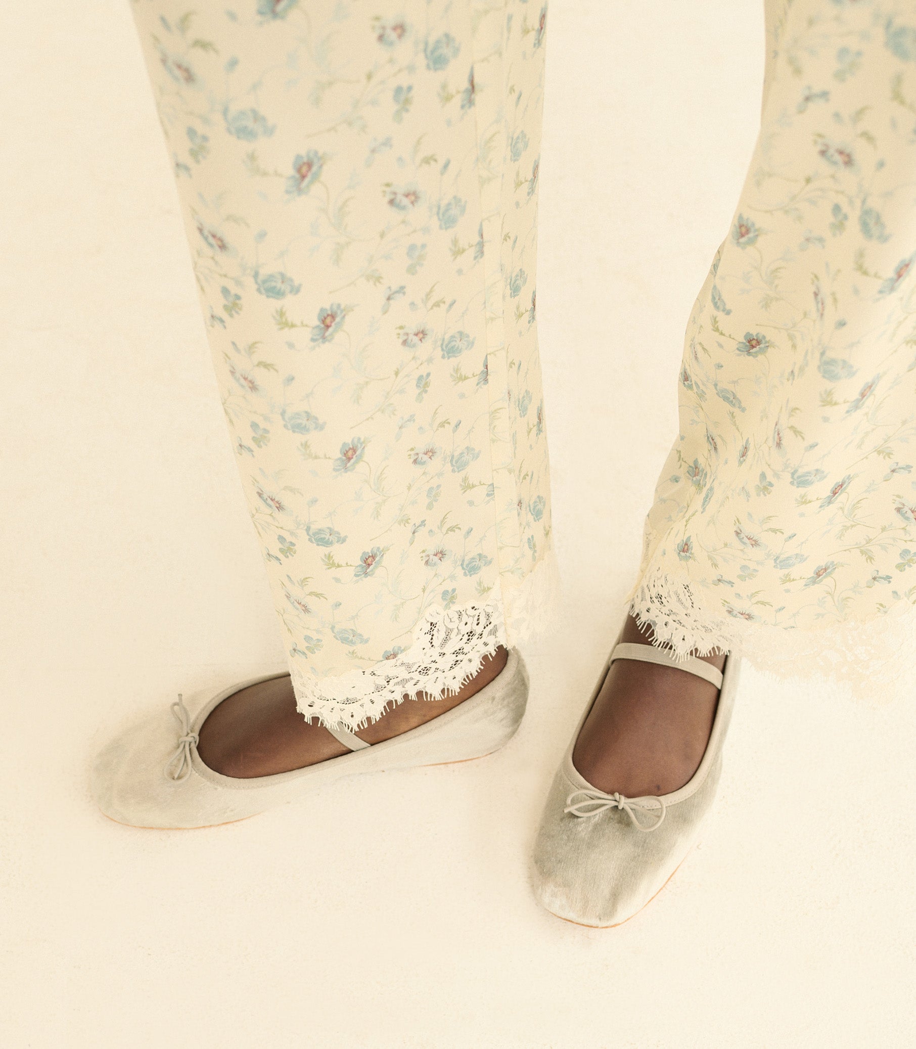 DOEN - ELENI MARY JANE - - DOVE PANNE VELVET