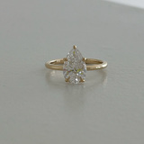 Kinn - Elizabeth Pear Ring Lab Diamond