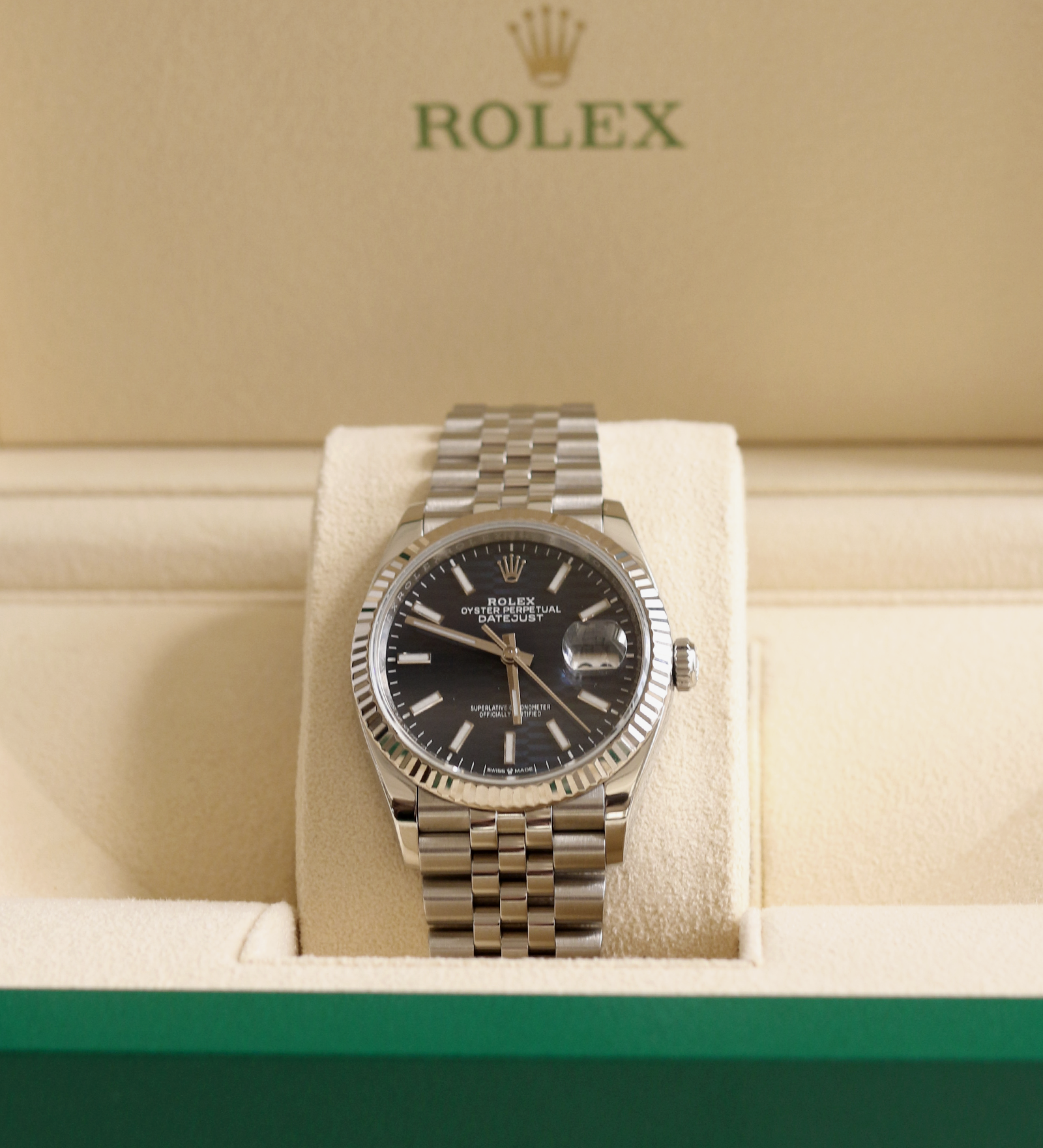 Kinn - Rolex Datejust 35 126234 Motif Blue Dial Mens Watch