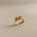 Kinn - Vintage 18k Diagonal Ridge Emerald Diamond Ring