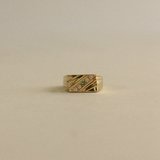 Kinn - Vintage 18k Diagonal Ridge Emerald Diamond Ring