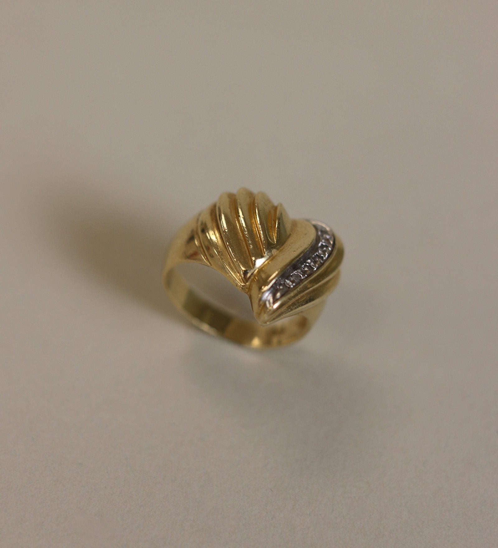 Kinn - Vintage 10k Heart Diamond Ring
