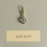 Kinn - Roselle Black Rhodium Round Pendant Diamond