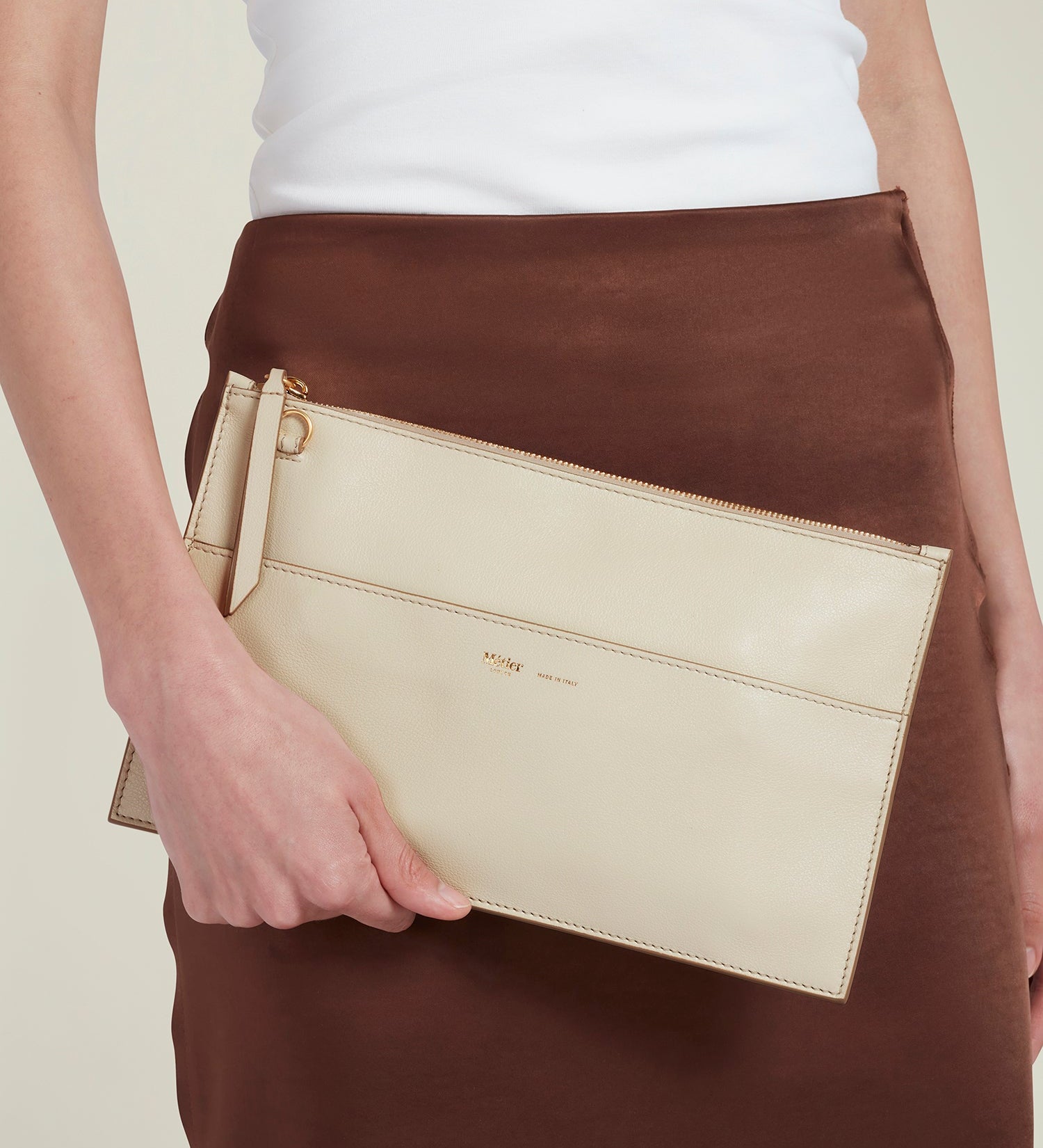 Metier - Incognito Clutch Smooth Calfskin White Sand