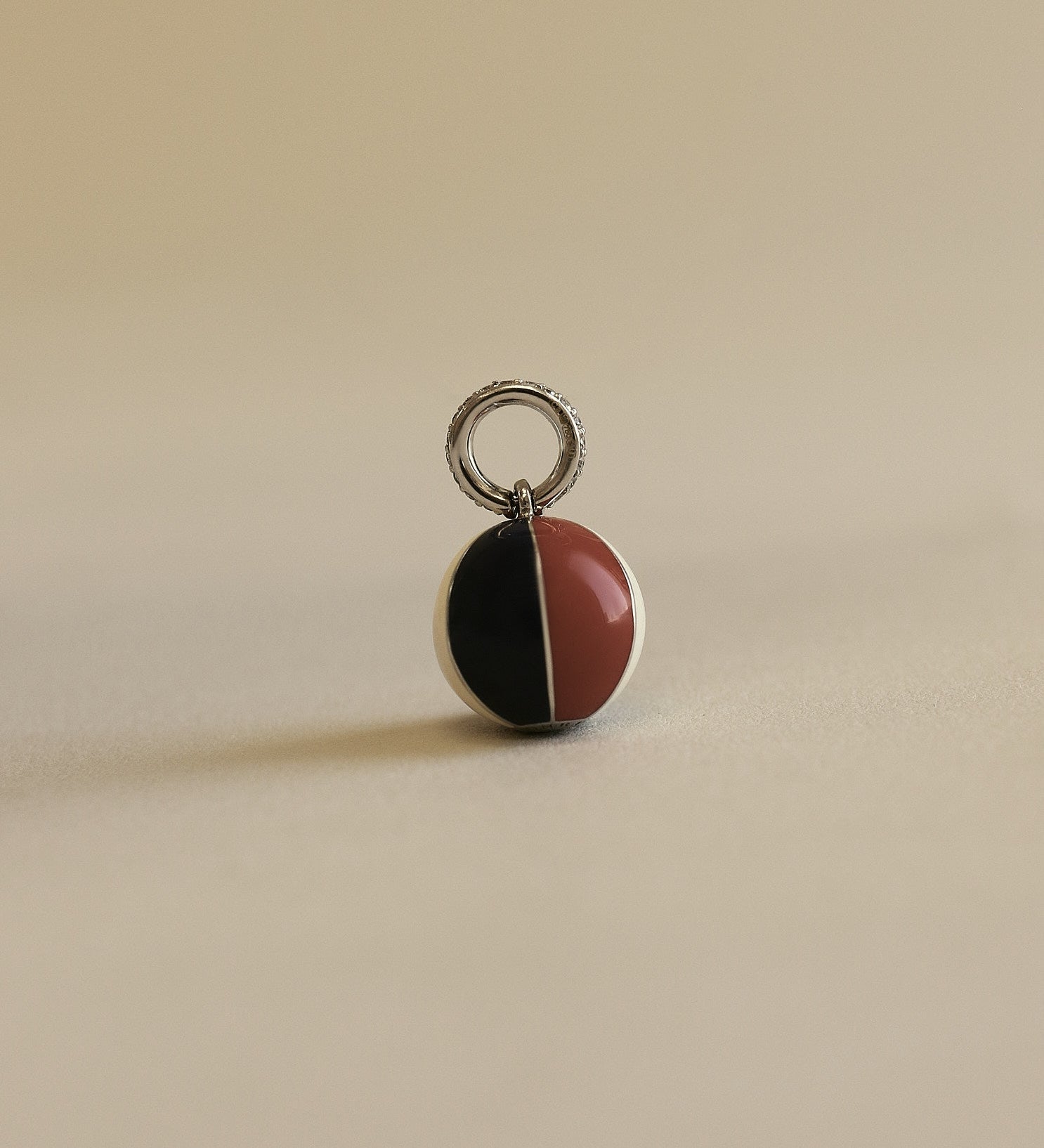 Kinn - Vintage Aaron Basha Beach Ball Pendant 18K