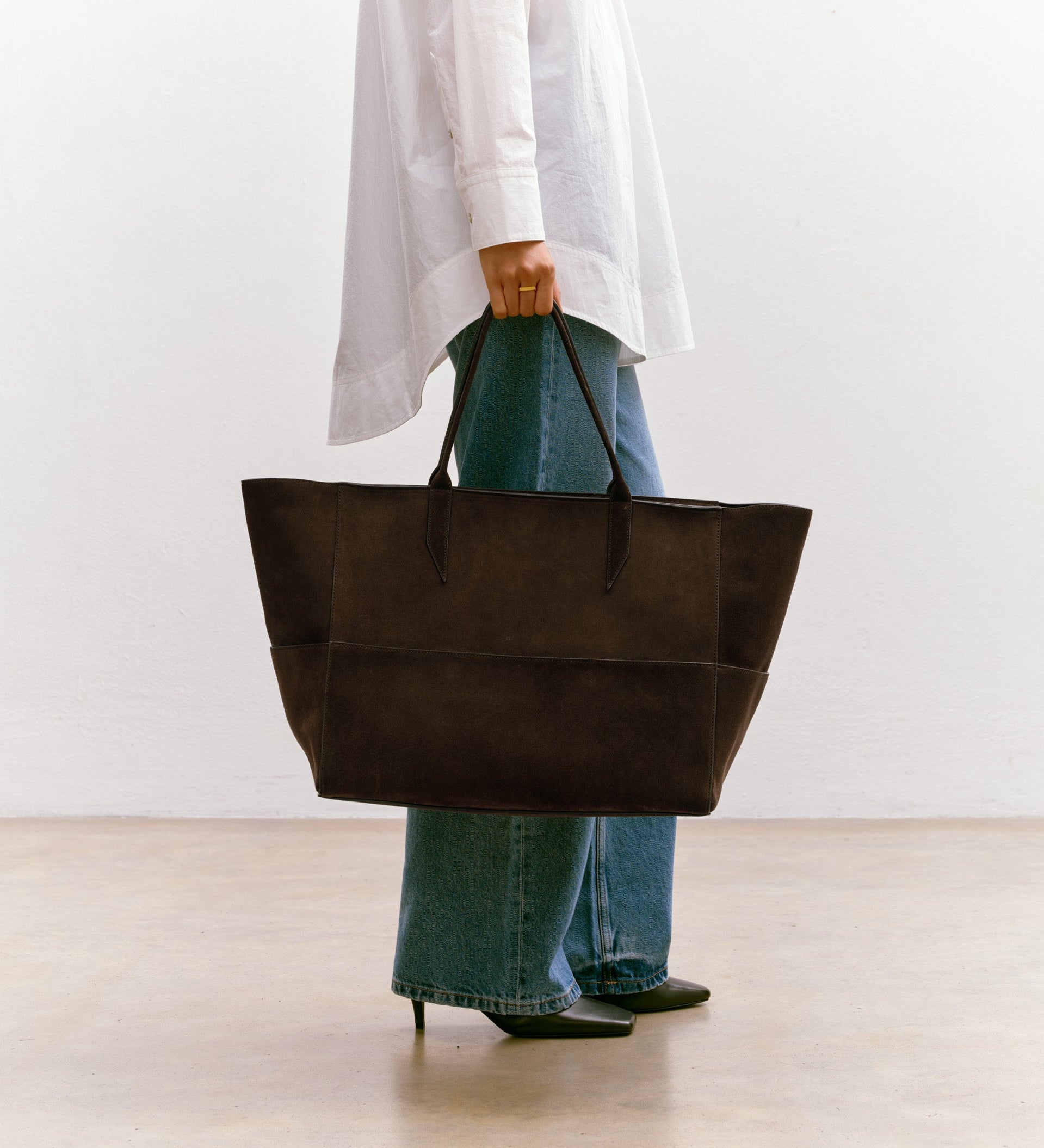 Metier - Incognito 42 Suede Chocolate