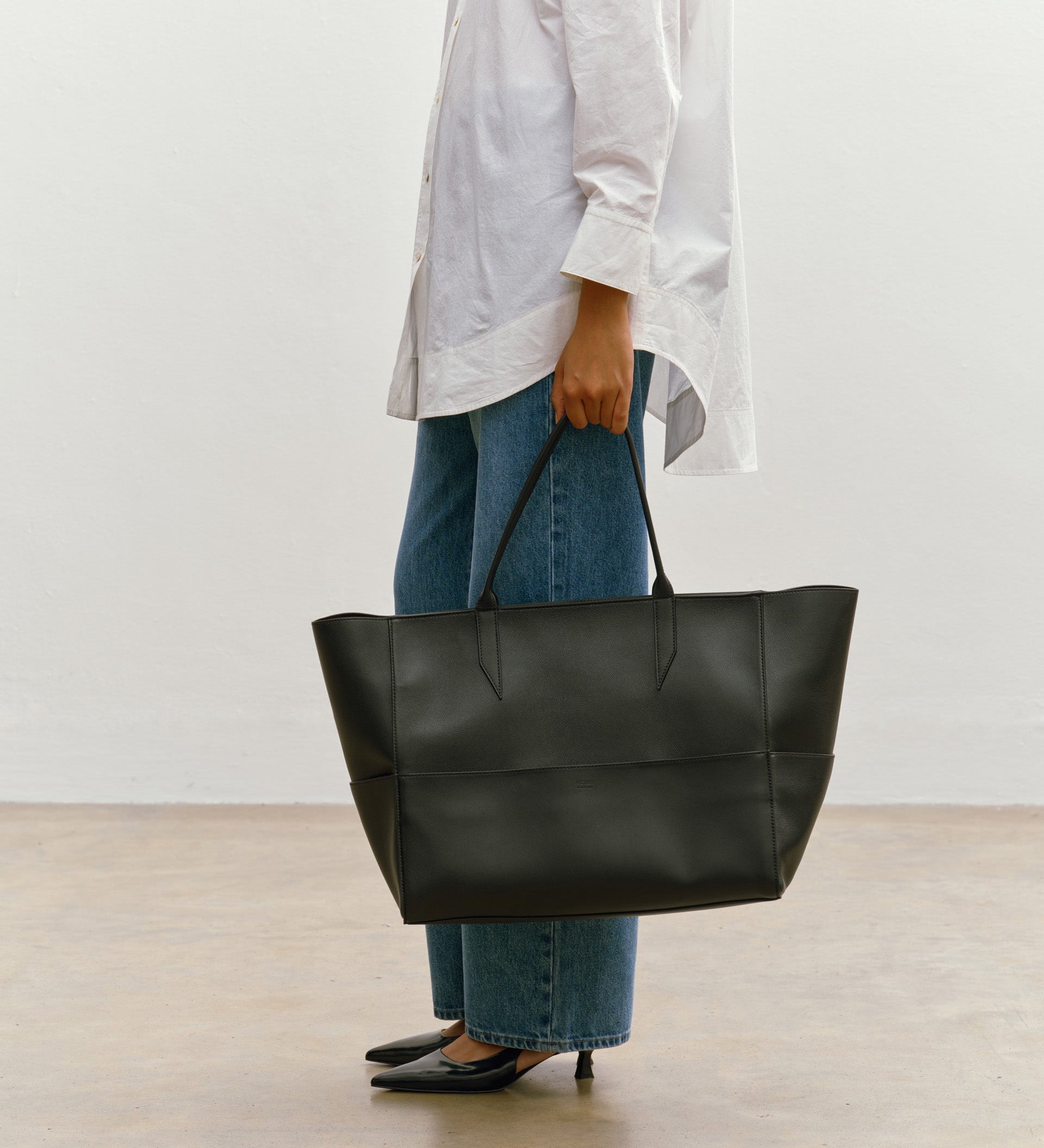 Metier - Incognito 42 Cabas Bag Smooth Calfskin Black