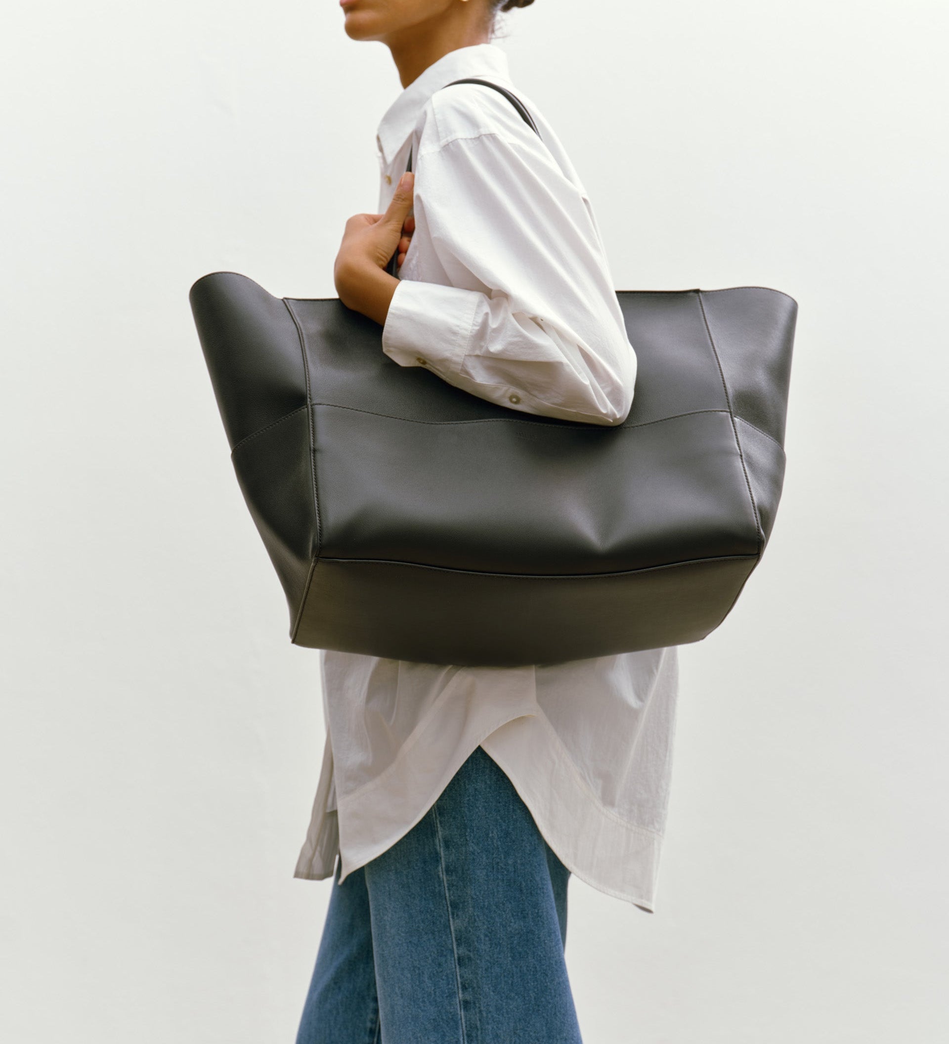 Metier - Incognito 42 Cabas Bag Smooth Calfskin Black