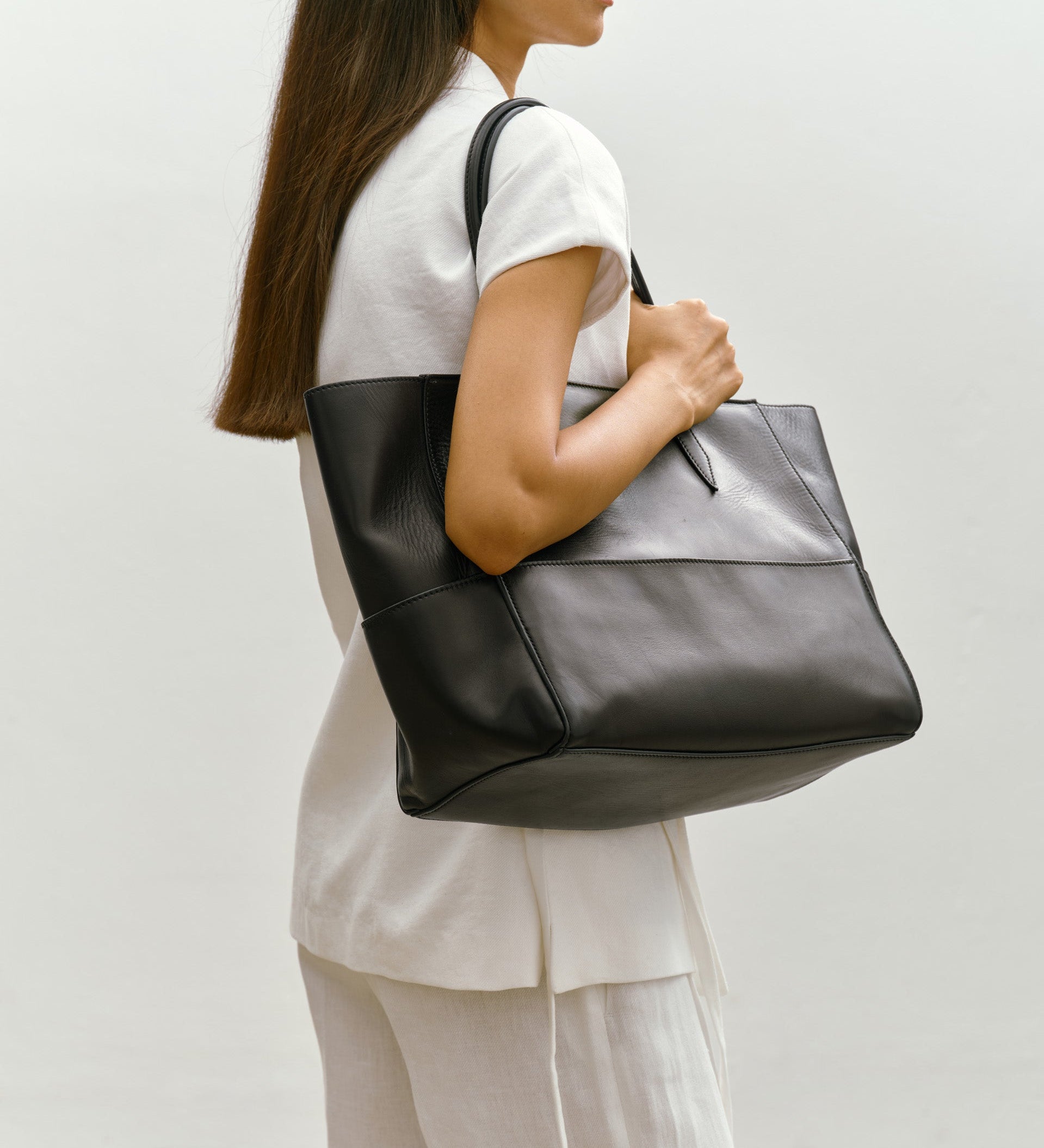 Metier - Incognito 36 Silky Calfskin Black