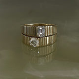Kinn - Solis Ribbed Ring Emerald Diamond