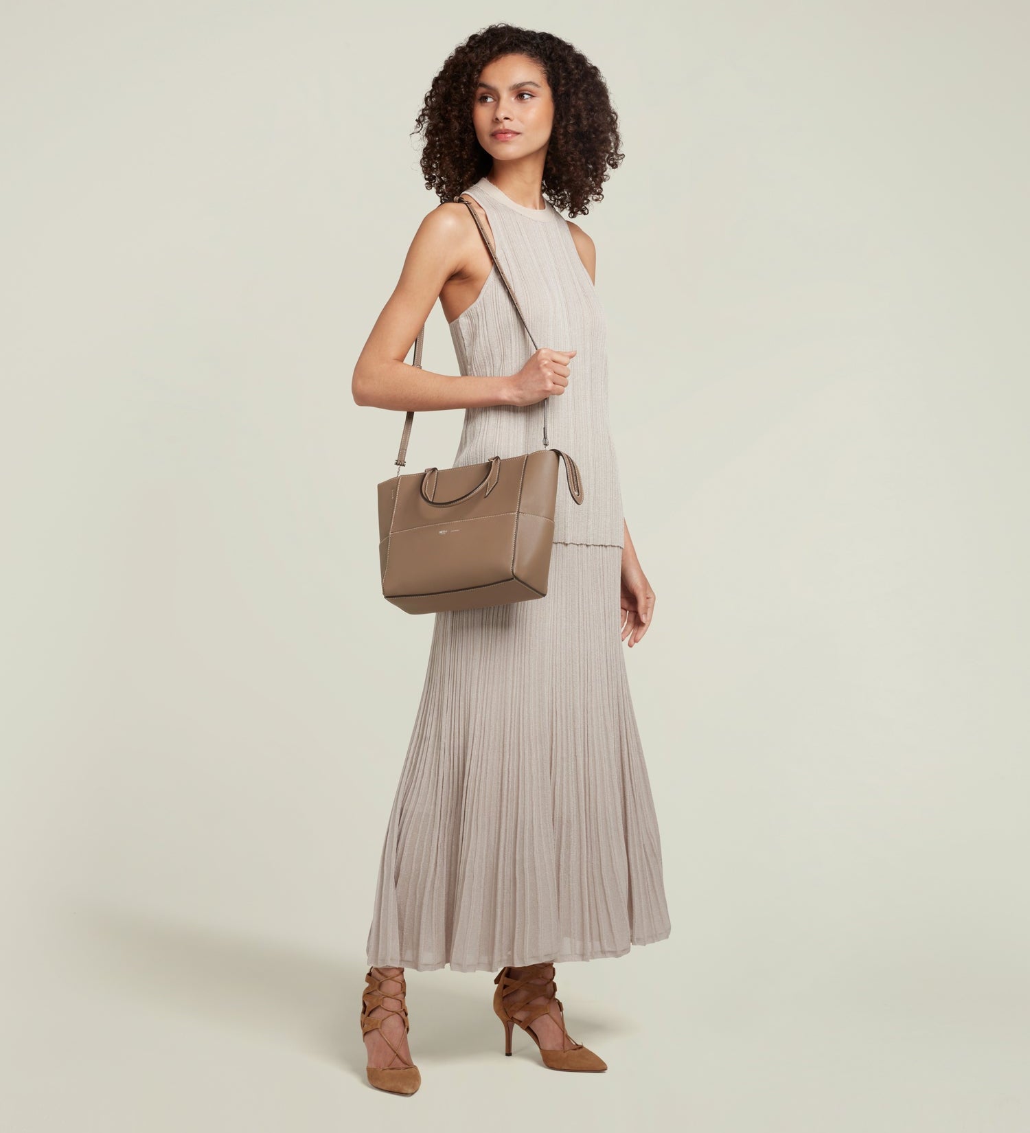 Metier - Incognito Crossbody Cabas Smooth Calfskin Taupe