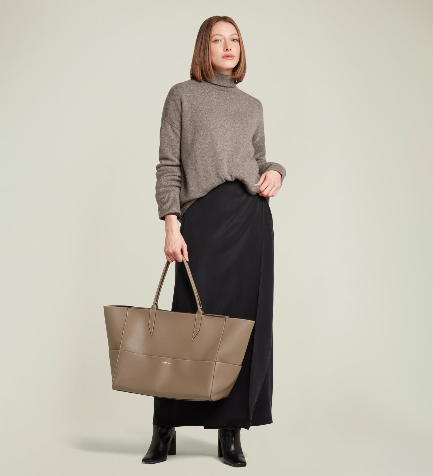 Metier - Incognito 42 Cabas Bag Smooth Calfskin Taupe