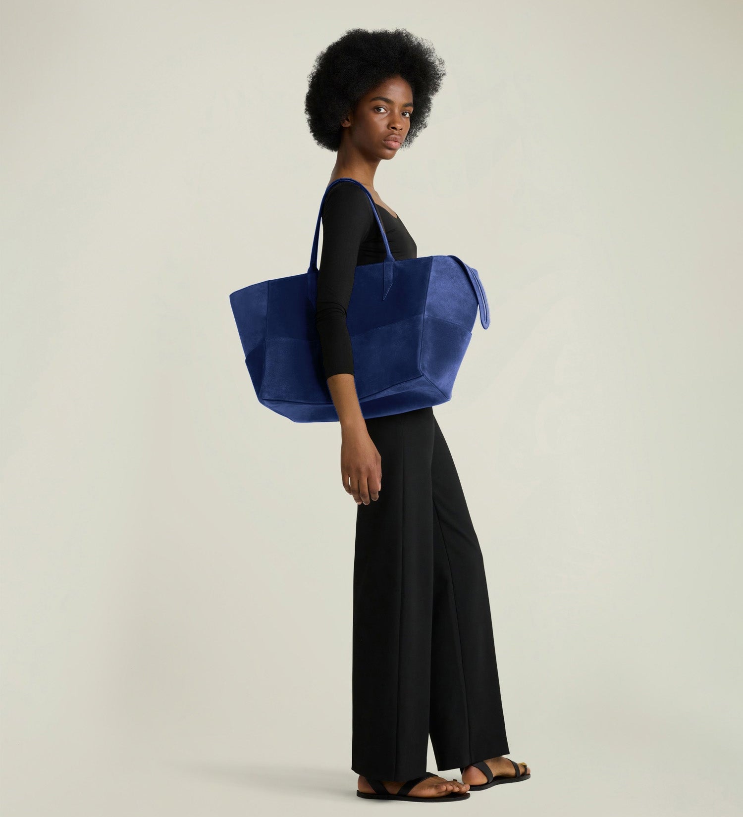Metier - Incognito 42 Suede Navy