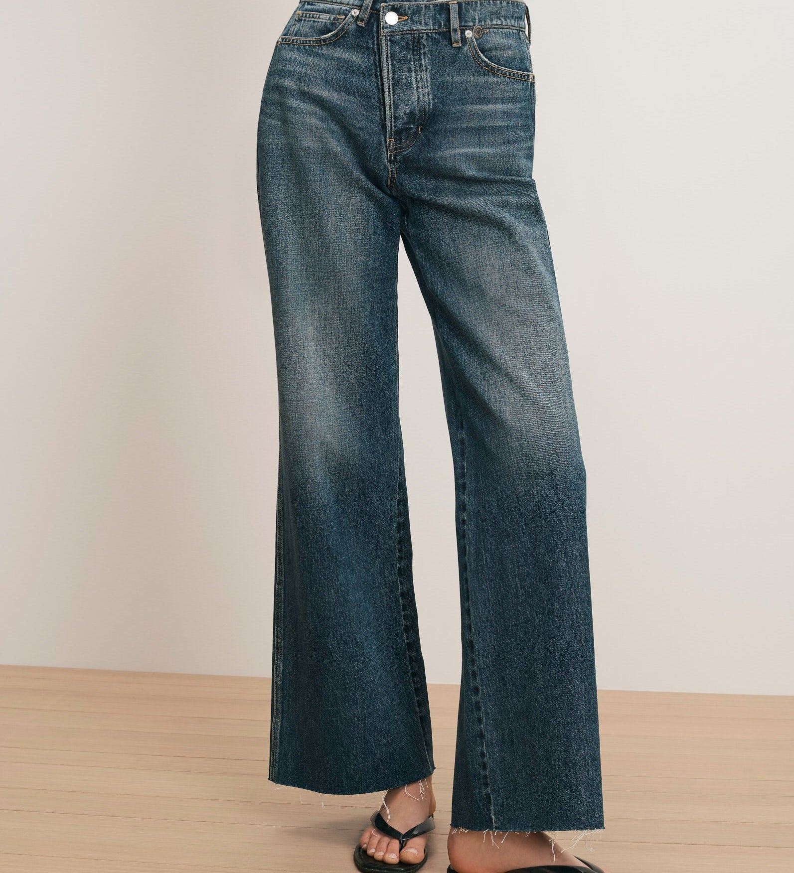 Veronica Beard - Taylor Crossover - Waistband Wide - Leg Jean